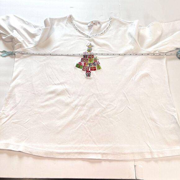 Quacker Factory White Embroidered Rhinestone Christmas Tree Knit Top Size 2X - Picture 7 of 11